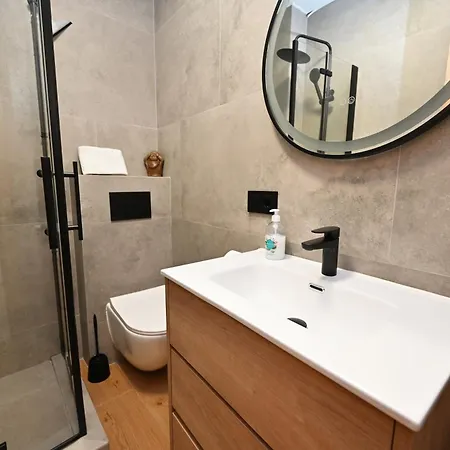 Golden-apartment 아파트